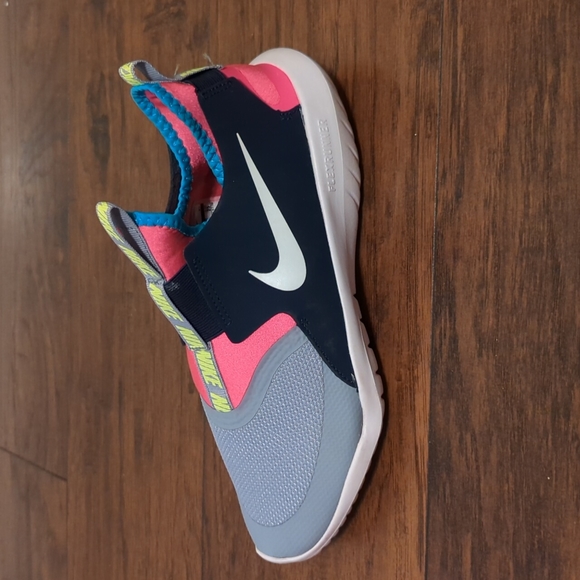 7Y Nike - Picture 2 of 5